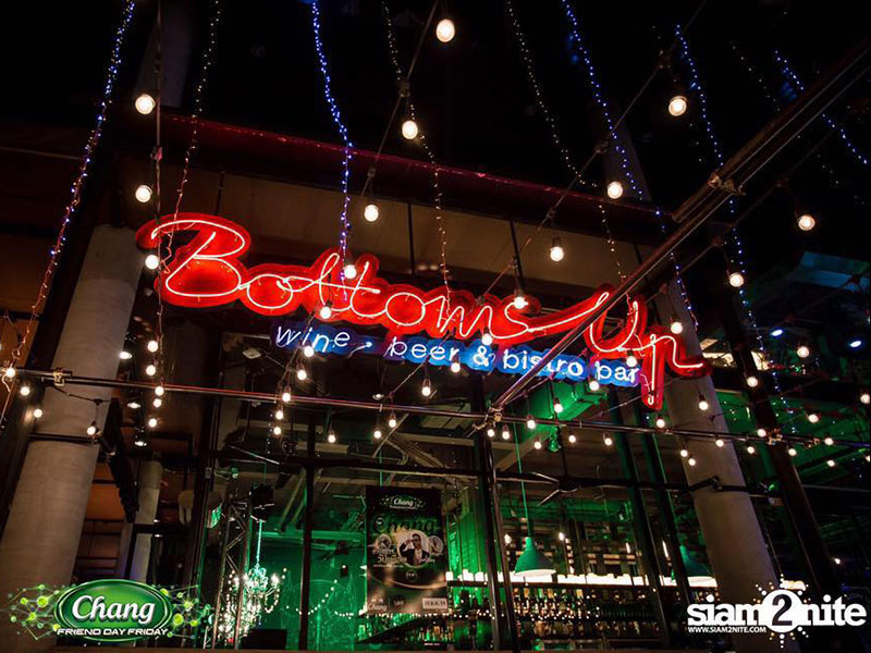 ร้านนั่งชิวทองหล่อ-เอกมัย-bottoms-up