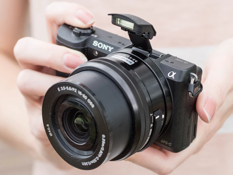 Sony A5100 กล้องราคาถูก ขนาดเล็กกะทัดรัด