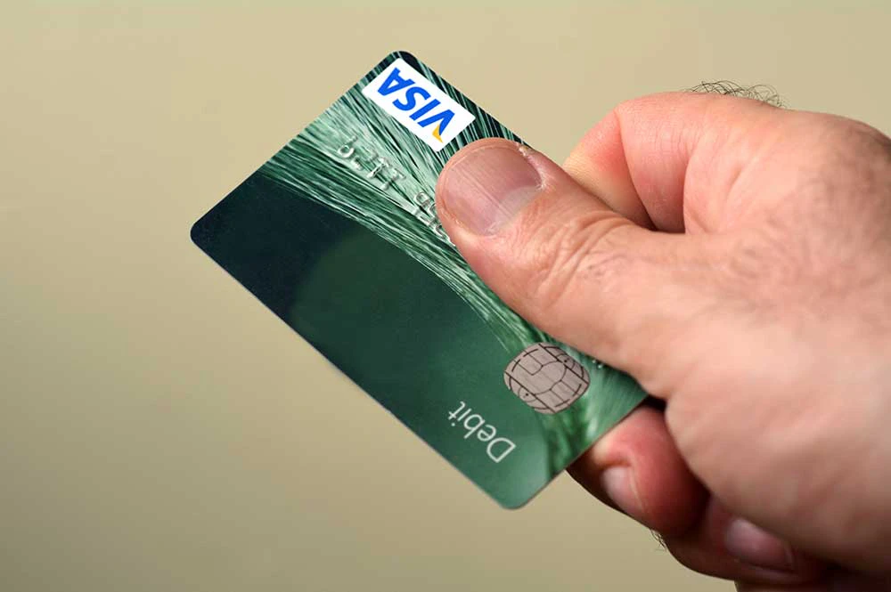 ซื้อของออนไลน์ด้วยบัตรเดบิต