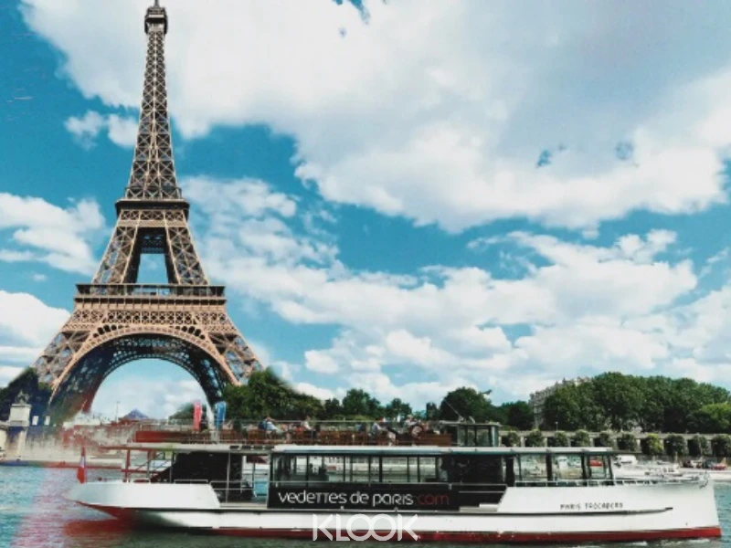 จุดถ่ายรูปกับหอไอเฟล ล่องเรือในแม่น้ำเซน