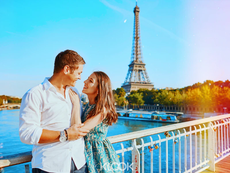 สะพาน Pont d’léna จุดถ่ายรูปกับหอไอเฟล