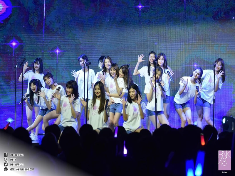 BNK48 รุ่น 1 และ BNK48 รุ่น 2