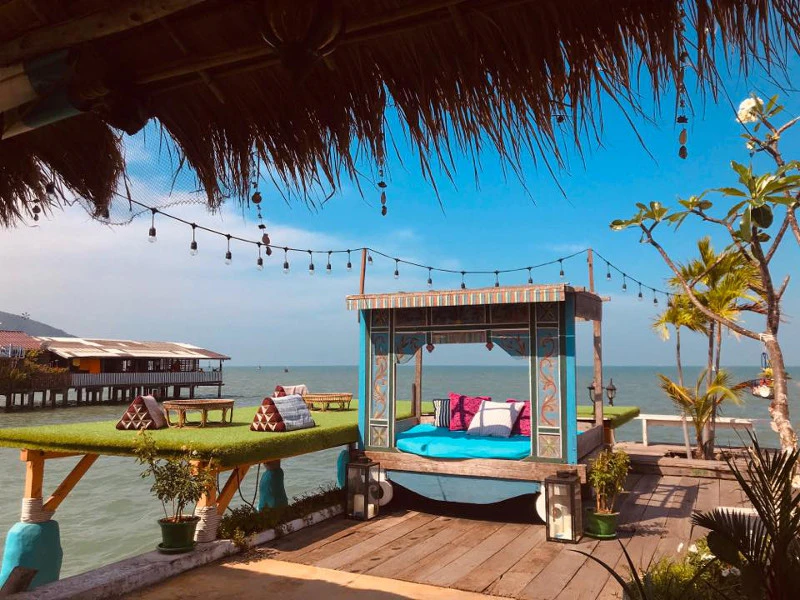 The Boathouse โฮมสเตย์