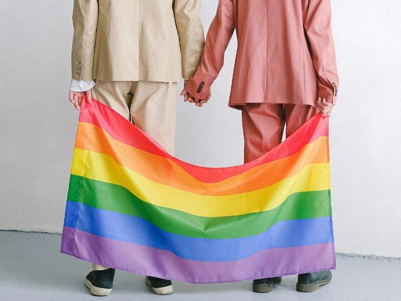 Transgender ใส่ชื่อคู่รักเพศเดียวกันเป็นผู้รับผลประโยชน์ประกันได้