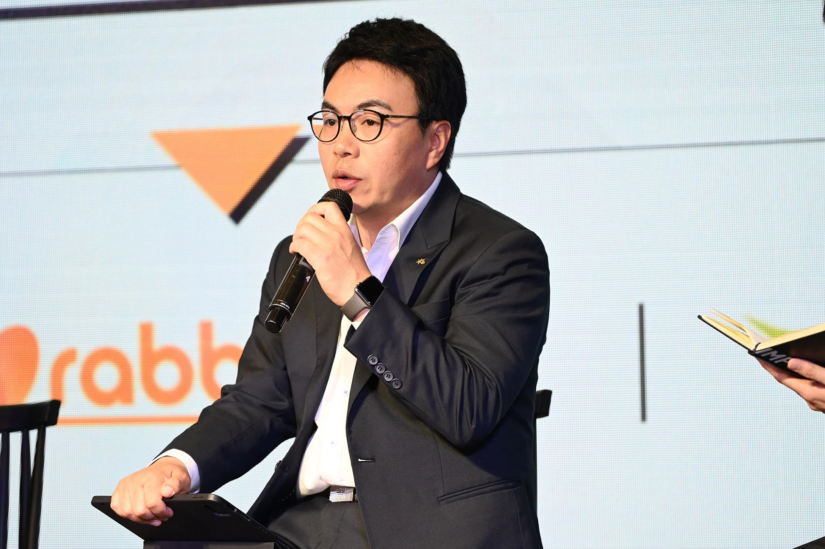Mr. Kyung Jin Lee