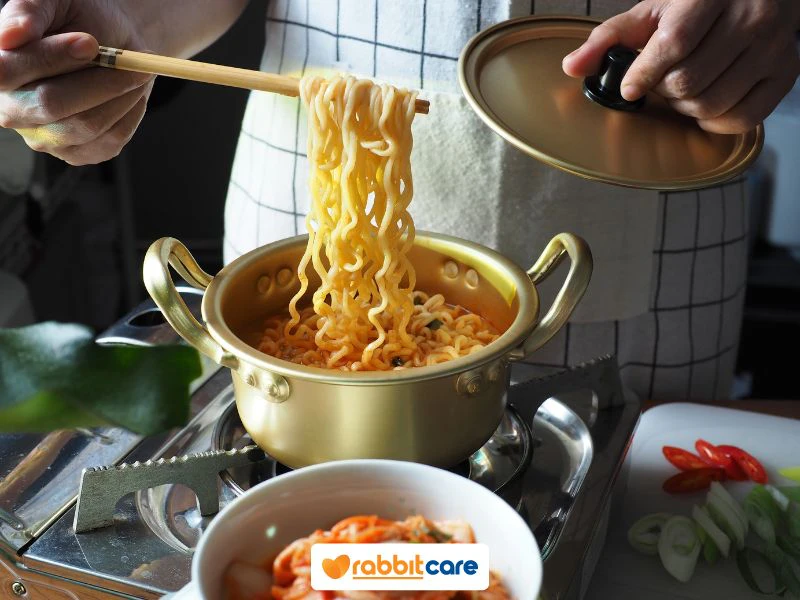 บะหมี่กึ่งสำเร็จรูป