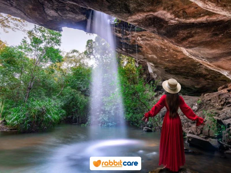น้ำตกแสงจันทร์ (Sang Chan Waterfall)