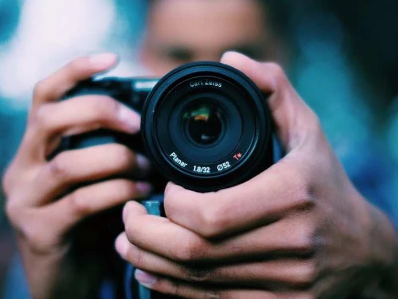 กล้อง โกโปร VS กล้อง Mirrorless ซื้ออะไรดี